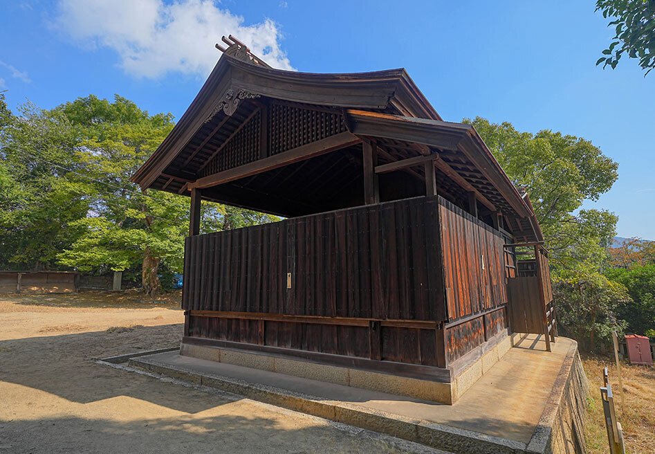 沼名前神社にある能舞台.jpg
