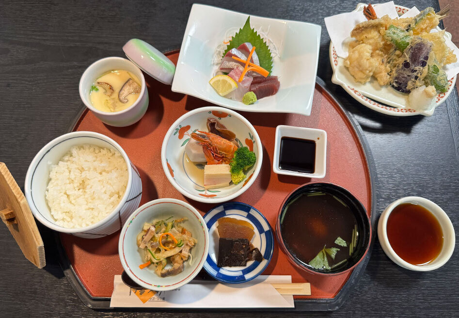 季節料理-衣笠の「四季定食」2,750円(税込).jpg