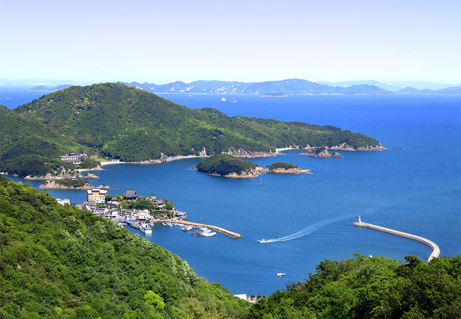 瀬戸内海のほぼ中央に位置する鞆の浦.jpg