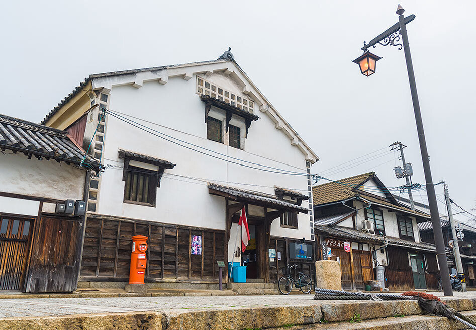 鞆の浦にあるいろは丸展示館の外観.jpg