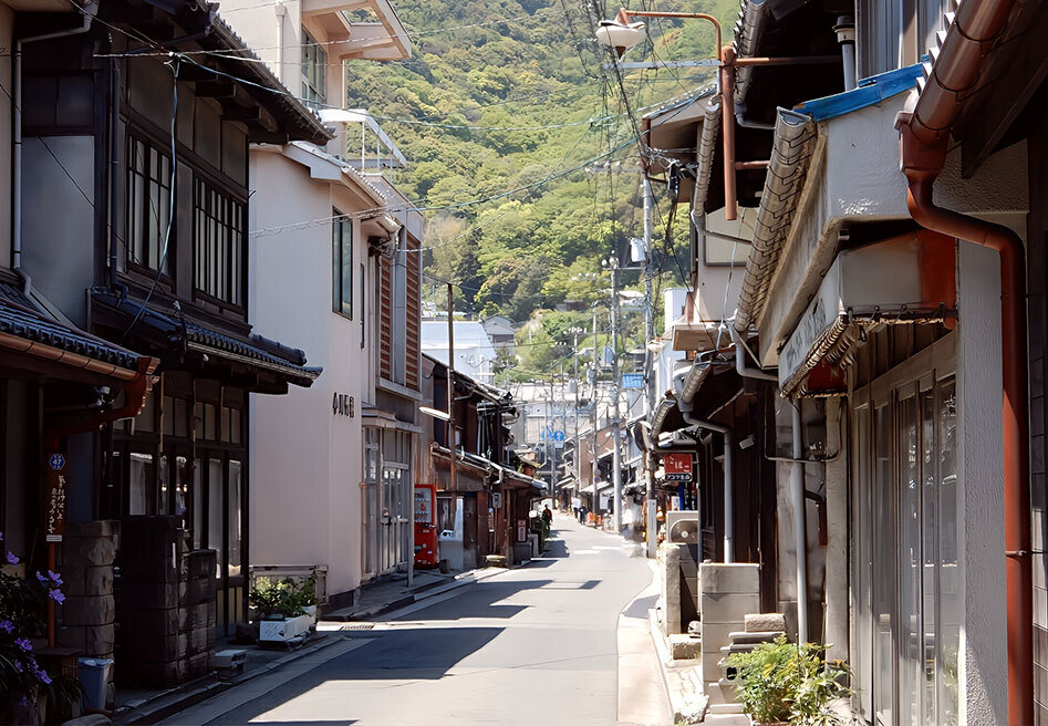歴史を感じる鞆らしい風景が残っている町並み.jpg