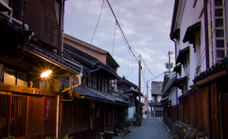 Strolling through a town colored by the long history